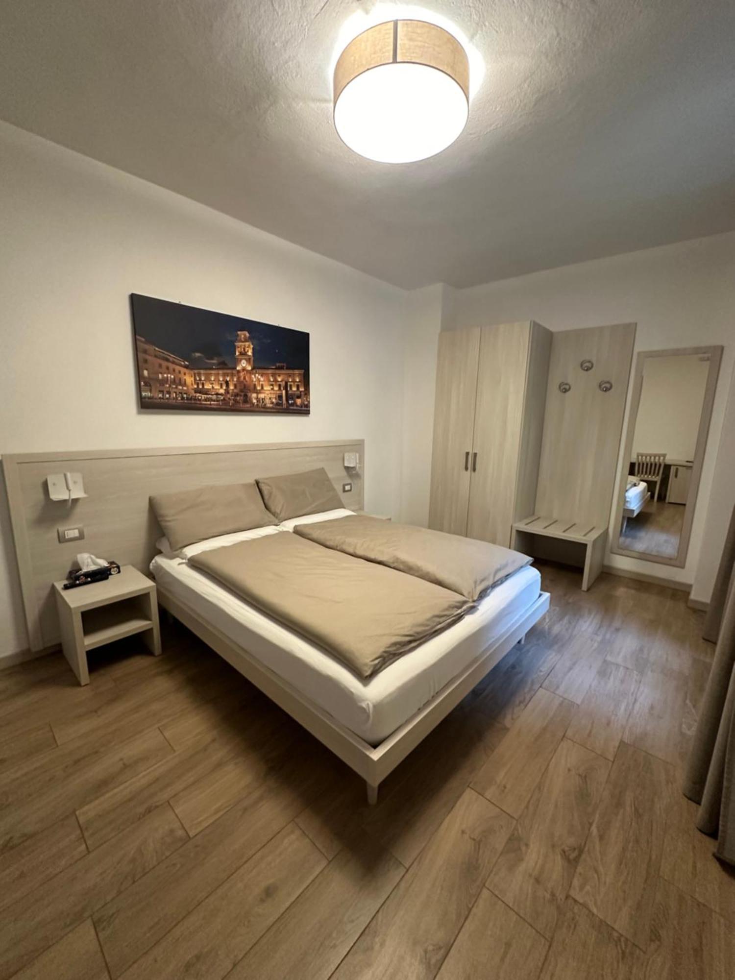 Отель Residenza Pezzani Парма Экстерьер фото