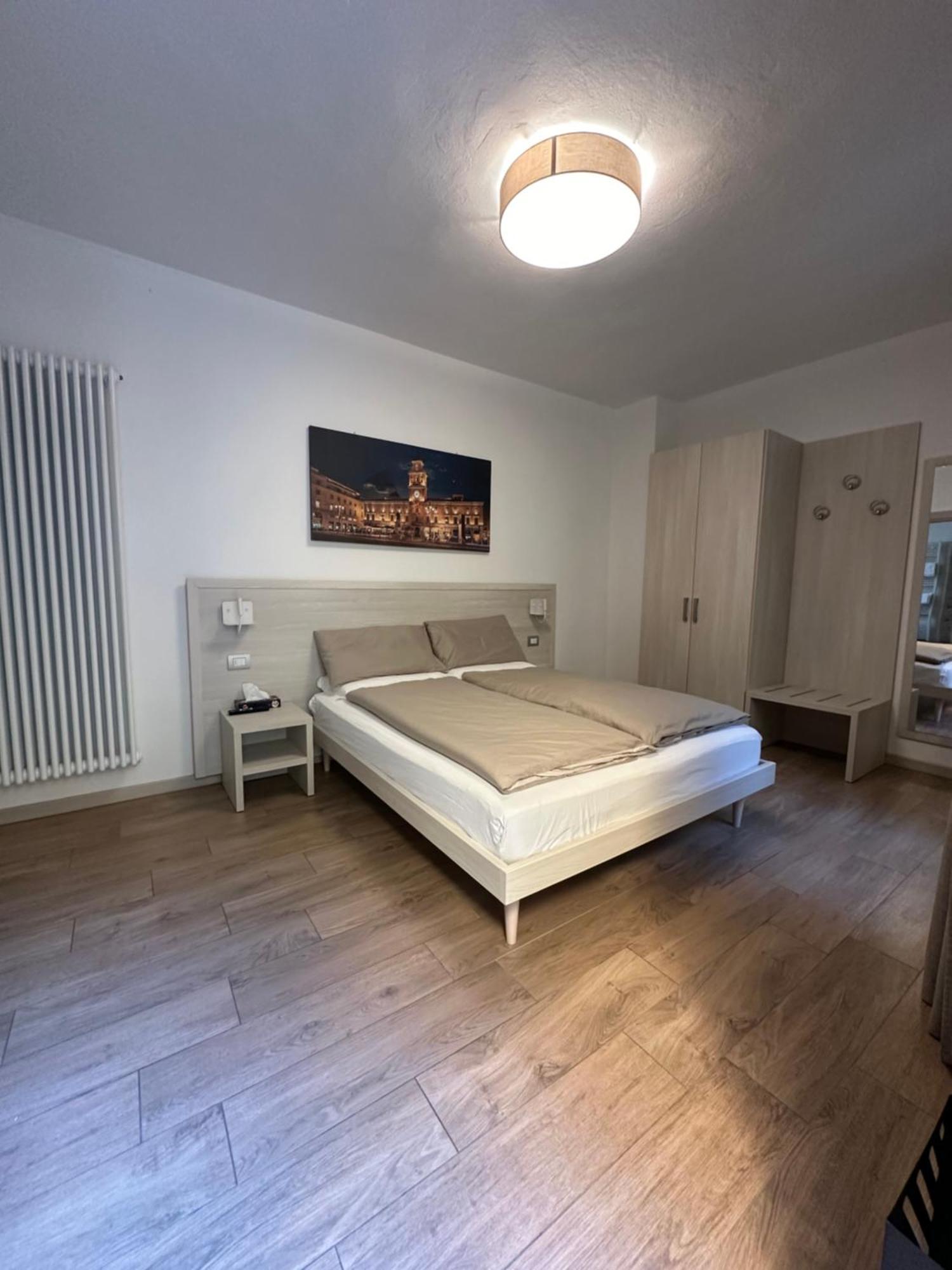 Отель Residenza Pezzani Парма Экстерьер фото